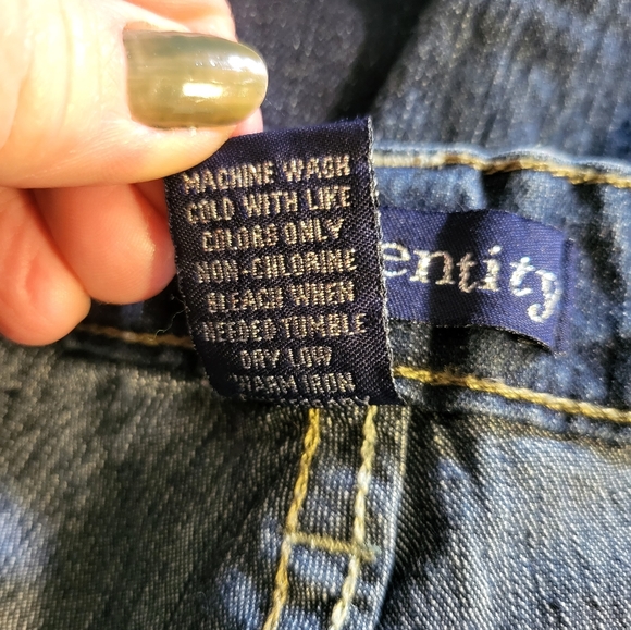 Blue Identity Women's Embroidered Bermuda Jean Shorts - Picture 7 of 10